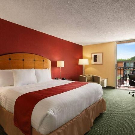 Baymont By Wyndham Salem Roanoke Area Hotel Exterior photo