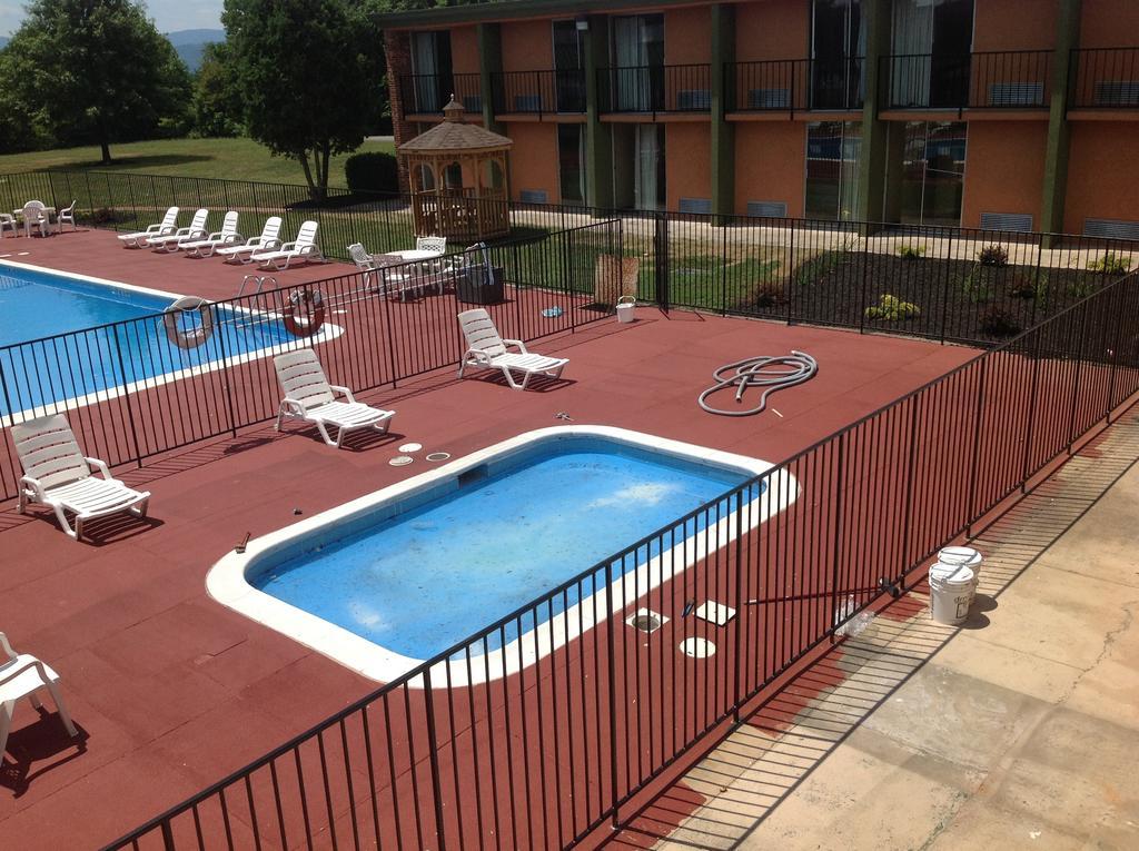 Baymont By Wyndham Salem Roanoke Area Hotel Exterior photo